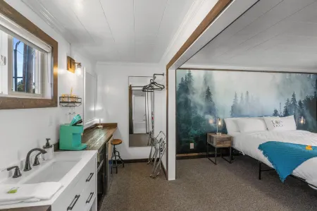 Lazy Duck Inn Отели рядом с достопримечательностью «Chamber of Commerce of West Yellowstone»