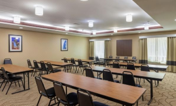 Comfort Suites North Dallas