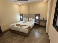 Hotel Crystal Castle Goregaon West Link Road, Mumbai Hotels near Inorbit Mall