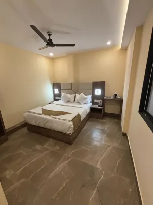 Hotel Crystal Castle Goregaon West Link Road, Mumbai 마브 비치 주변 호텔