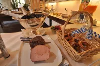 Dom Hotel - breakfast