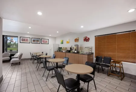 Quality Inn Tallahassee Near University Отели в г. Мидуэй