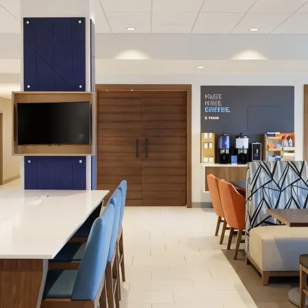 Holiday Inn Express & Suites CLEVELAND-STREETSBORO by IHG