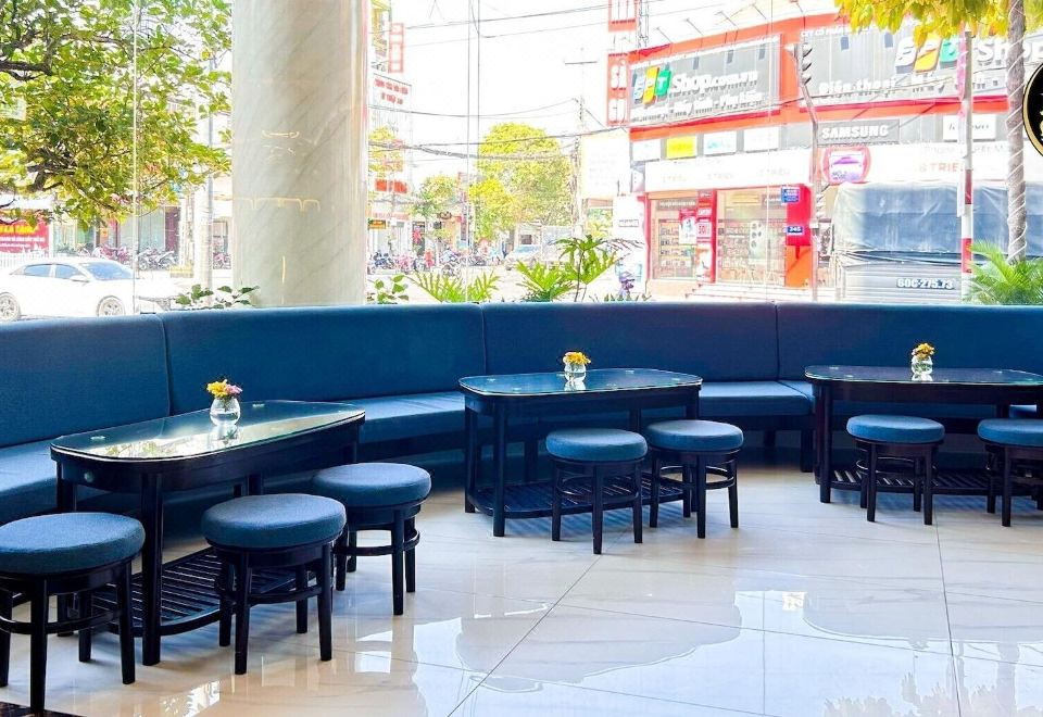 2. 호앙 롱 호텔..