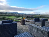 Captivating and Cosy Country House Sleeps up to 8 Hotels in Magherafelt