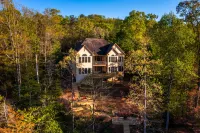 All Decked Out by Carolina Properties Hotels in Lake Lure