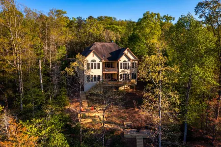 All Decked Out by Carolina Properties Отели рядом с достопримечательностью «Lake lure»