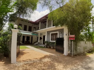 Radha Tourist Home Hôtels à proximité de la Polonnaruwa Railway Station