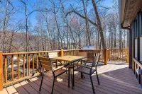 Hot Tub and Fire Pit - Cozy and Inviting Retreat