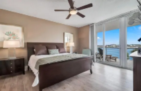 NEW LISTING/BEST GETAWAY/UPDATED 3-BEDROOM 3-BATH @ THE  BELLA LUNA/BOAT DOCKS