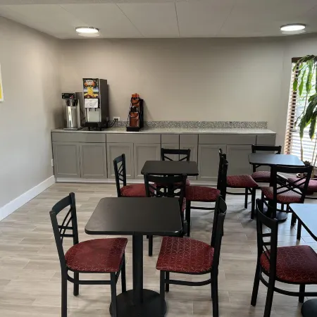 Days Inn by Wyndham Cincinnati East