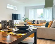 Stylish 4 Bedroom Home30% Offbusiness and Contractor Hotspotfree Parking+wifi Hotel a Sittingbourne