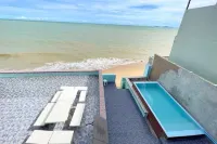 Gao Bee One Beach Club - Pools
