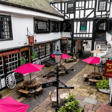 The New Inn by Roomsbooked