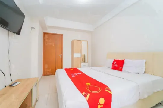 RedLiving Apartemen Green Lake View Cimanggis - Win Property Hôtels à : Cimanggis