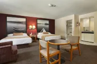 Super 8 by Wyndham North Bay - parking