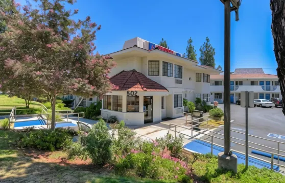 洛杉磯6號汽車旅館 - 聖迪馬斯