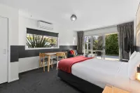 Alpine Motel فنادق في ألبرت تاون