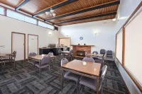 Hi Way Eight Motor Inn