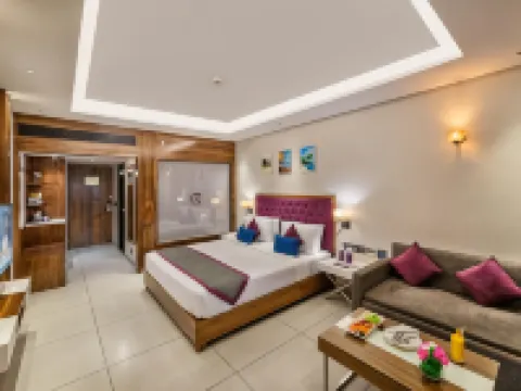 Golden Tulip Goa Candolim Hotels in Candolim