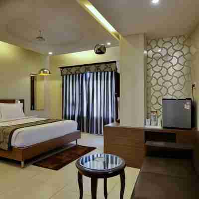 Hotel Sheela Shree Plaza Rooms
