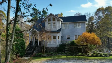 Wooded Acres and Separate Entrances - Tranquil Mountain Retreat