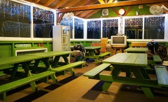 Pension on the Sea Shore in the Bosom Department (Byeonsanbando)