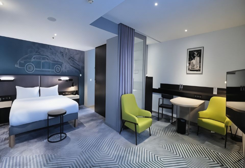 4. 머큐어 바르샤바..