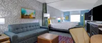 Home2 Suites by Hilton Wilkes-Barre - Parkplatz