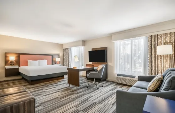 歡朋酒店及套房-圖萊裏