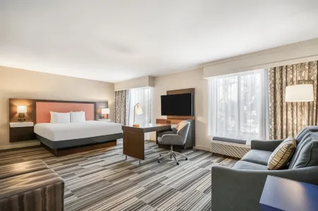 Hampton Inn & Suites Tulare