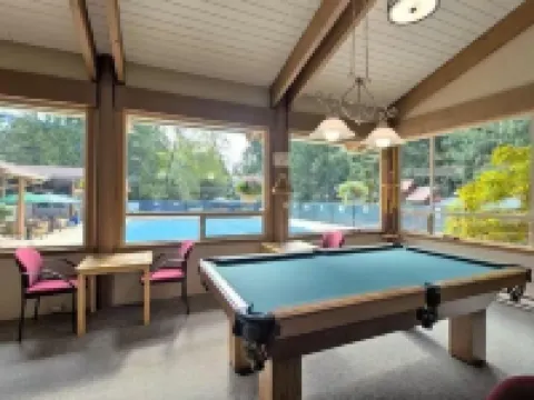 Family & Dog Friendly 2 Bedroom Plus Loft Beach Cabin