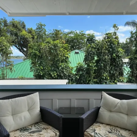 Hilo Bay Oceanfront Bed and Breakfast