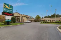 Hibiscus Inn & Suites