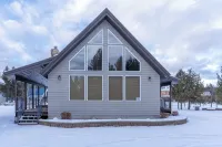 Yellowstone - Hot Tub - Family Vacation - World Class Fishing - 4-Star