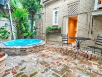 Inn on Ursulines, a French Quarter Guest Houses Property Отели рядом с достопримечательностью «Парк Джэксон-сквер»