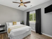 Tower Haus w/Private Hot Tub Hotels in Chesterton