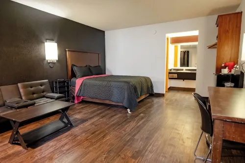 Rose City Inn and Suites