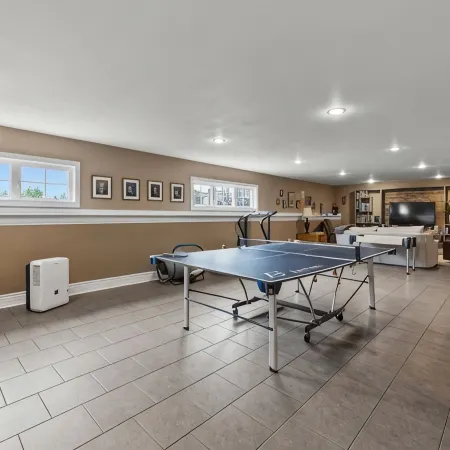 Bay Shore Country Home - Elegant and spacious home with beautiful water views