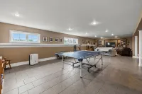 Bay Shore Country Home - Elegant and spacious home with beautiful water views