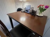 Cheerful 2-bedroom Edenton bungalow getaway โรงแรมในเอเดนตัน