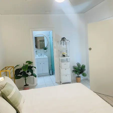 Entire One Bed Room Unit in Norwood, Adelaide. 8 Min drive to the City Centre