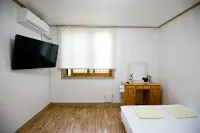 Jeju Masil Guesthouse - Pensions