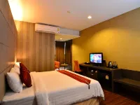 ذا 93 هوتل Hotels near براتونام