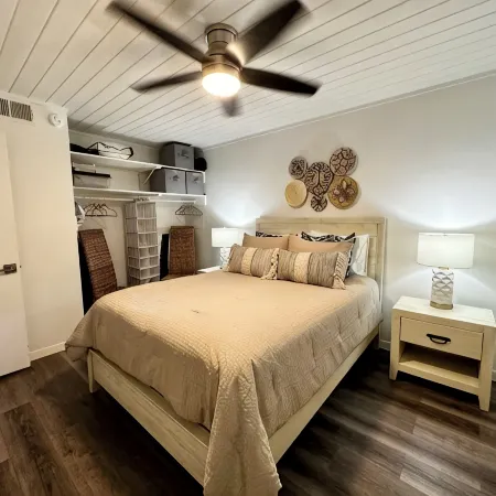A beautiful Cozy 2-bedroom condo in charming Montgomery on Lake Conroe