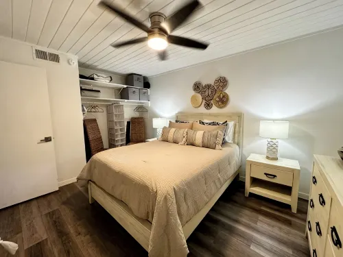 A beautiful Cozy 2-bedroom condo in charming Montgomery on Lake Conroe - プライペートプール