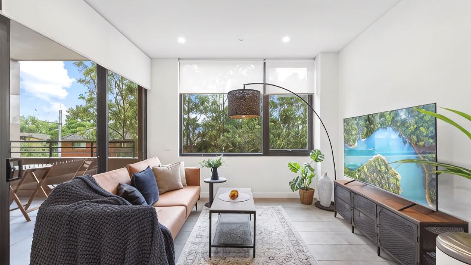 City Living: 1-Bed Apt + Study Close MQ Station