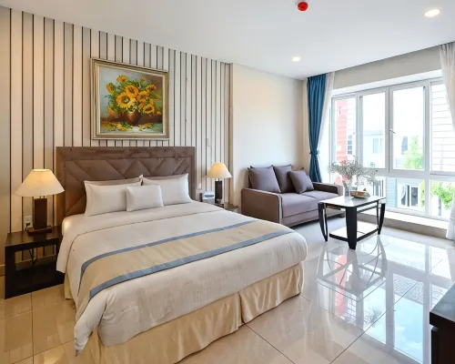 Laguna Hotel Hotels near District 7