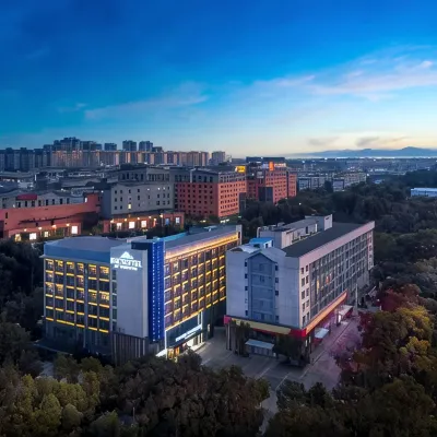 Microtel by Wyndham Kunming Guandu Hotels near Guandu Ancient Town