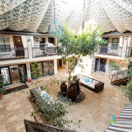 L.A. Sky Boutique Hotel Отели рядом с достопримечательностью «Сенчури-Сити»